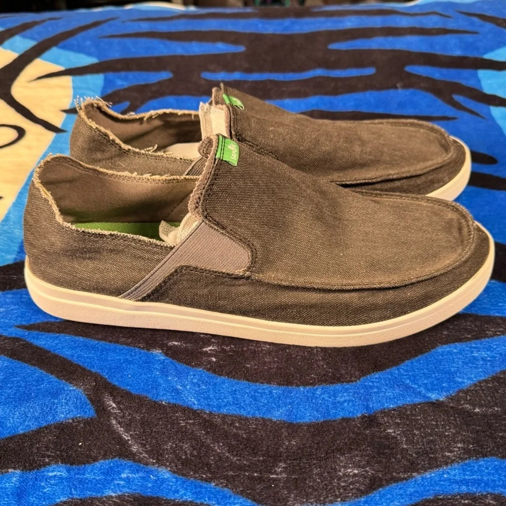 SANUK “PICK POCKET” SLIP ON SIZE 10 *like new